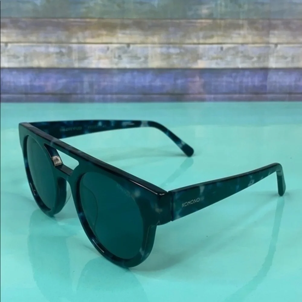 New Women’s KOMONO Black & Blue Sunglasses tortoise